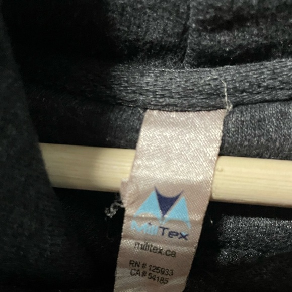 Canada True North Grey Hoodie  - Medium - Picture 8 of 9